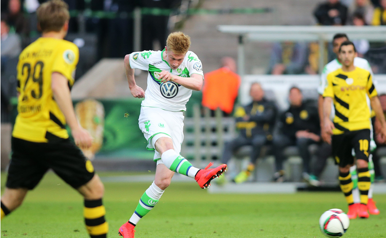 贝克汉姆的球队夺冠，全家相拥庆祝，14岁金发小七很夺目