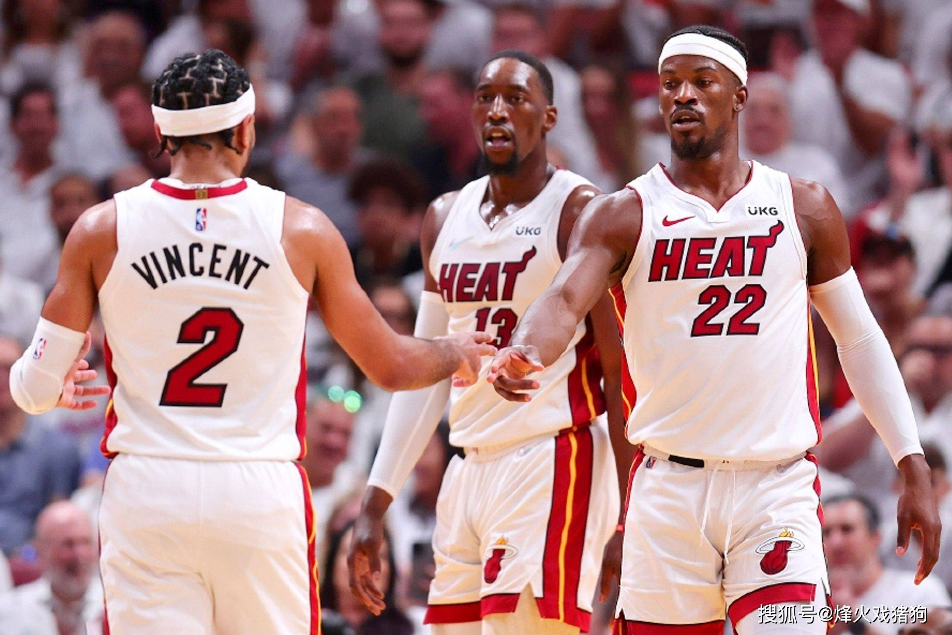 马克西43分詹姆斯31+8+9 湖人负76人止步4连胜