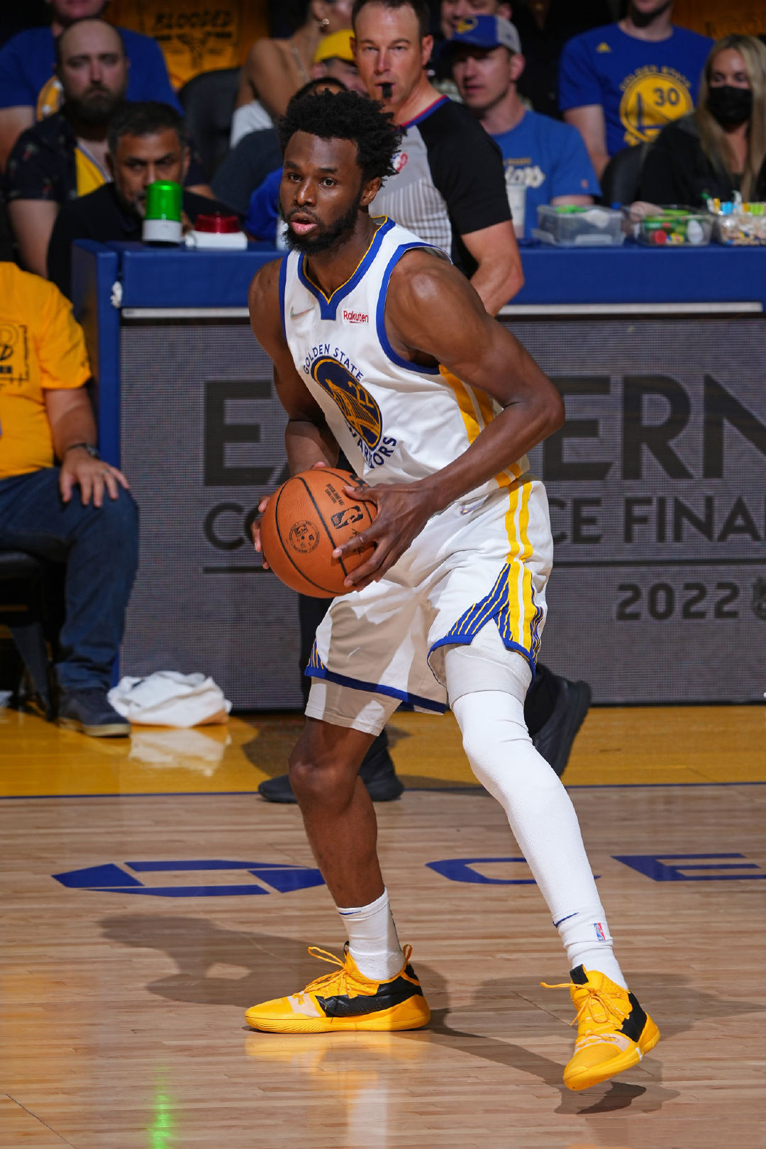 我就是你坚强的后盾 锡安闪现篮下飞身不扣势大力沉